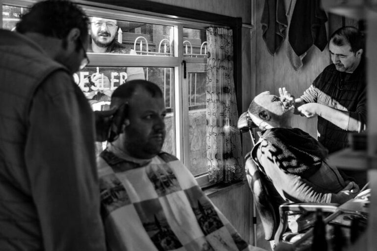 Proteinowa vs emolientowa pielęgnacja włosów