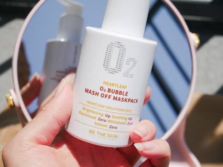 Dlaczego skóra tłusta się błyszczy i jak temu zapobiec