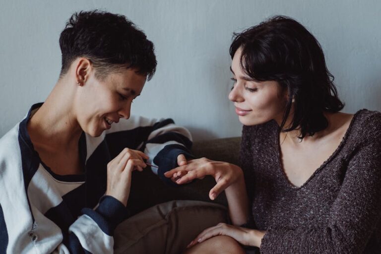 Domowy manicure – jak go wykonać